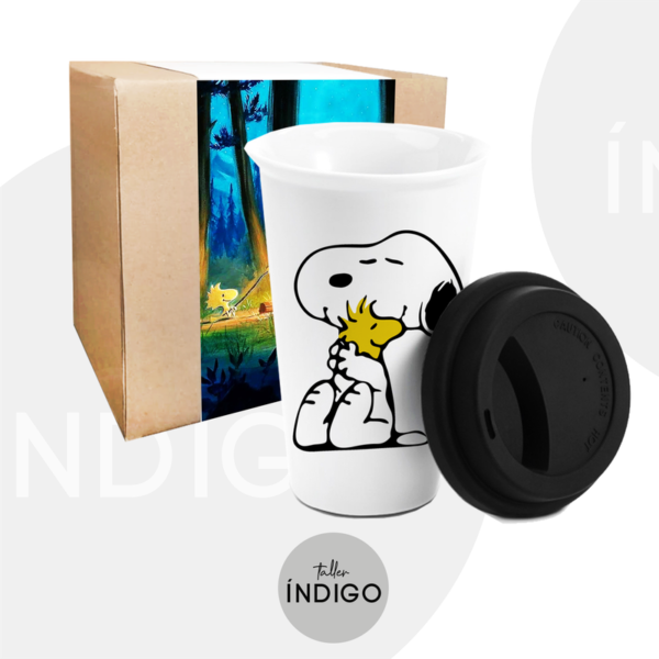 MUG SNOOPY CÓNICO TAPA SILICONA PERSONALIZADO ARTESANAL